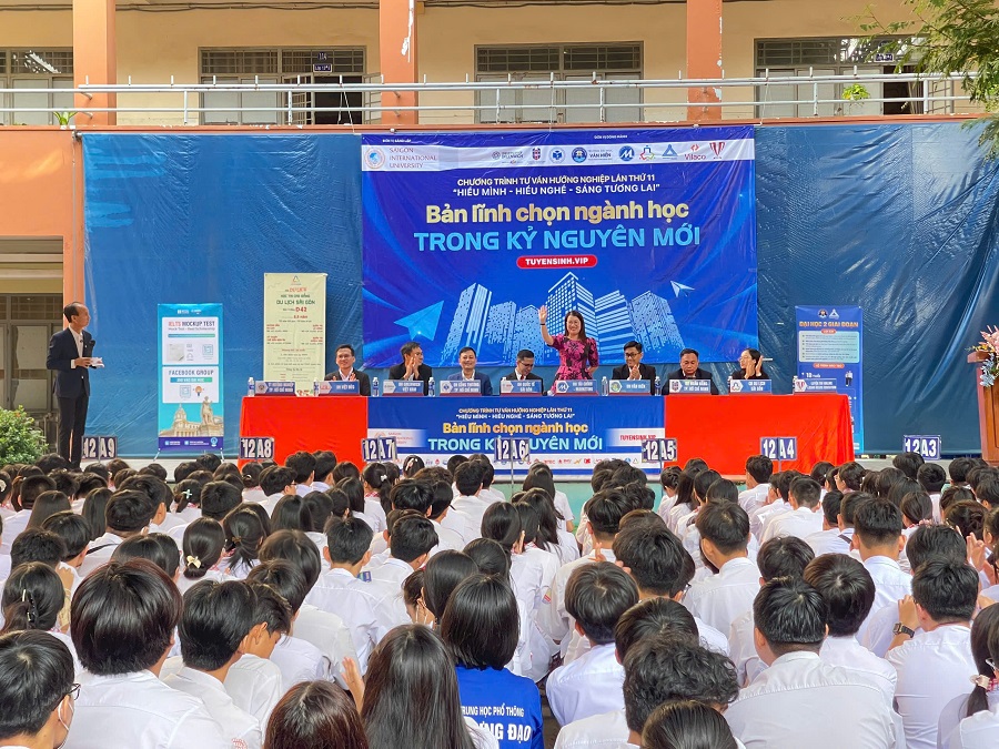 UFM truyền cảm hứng “Bản lĩnh chọn ngành học trong kỷ nguyên mới” tại Trường THPT Trần Hưng Đạo