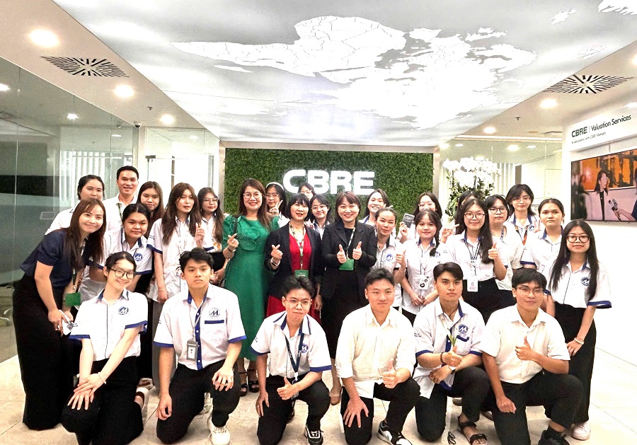 Chương trình học tập thực tế tại CBRE: Bước đệm để sinh viên UFM bước vào thị trường lao động toàn cầu