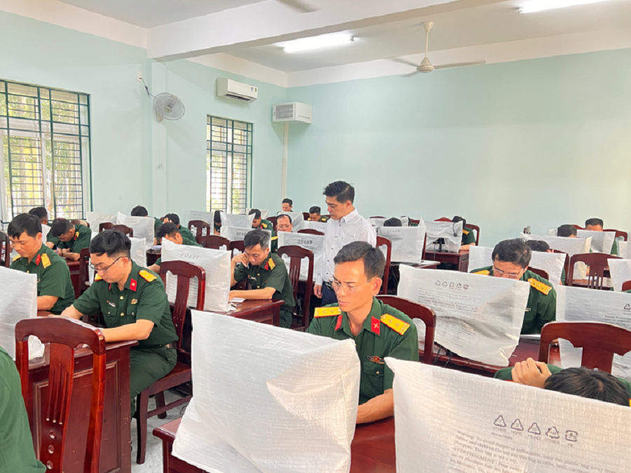 UFM phối hợp đánh giá năng lực tiếng Anh đầu vào cho cán bộ, giáo viên Trường Quân sự Quân khu 7