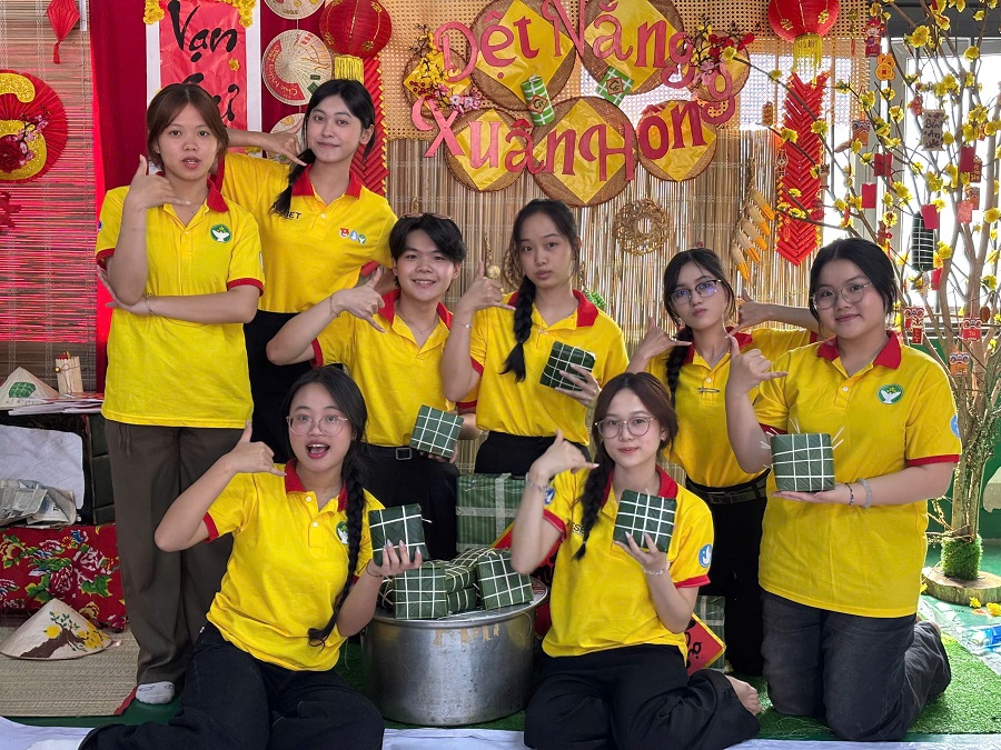 UFM lưu giữ nét truyền thống, lan tỏa yêu thương qua chương trình “Bánh chưng xanh” mừng Xuân Bính Ngọ 2026