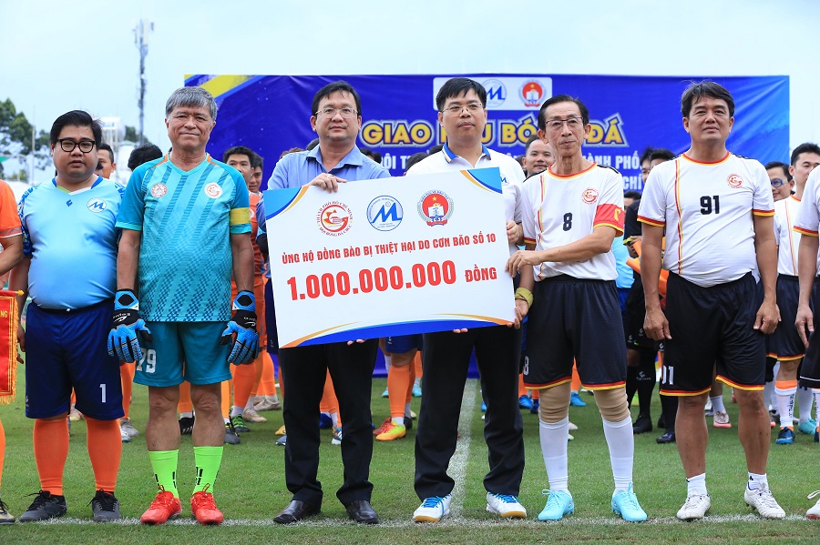 UFM tổ chức giải bóng đá giao hữu, gây quỹ ủng hộ đồng bào bị ảnh hưởng bởi bão số 10 gần 1,4 tỷ đồng