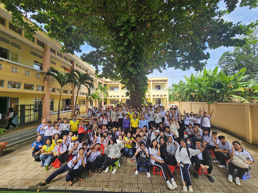 Hành trình UFM vì cộng đồng: Trao gửi yêu thương đến người dân tại Tiểu khu Hòn Tre, An Giang