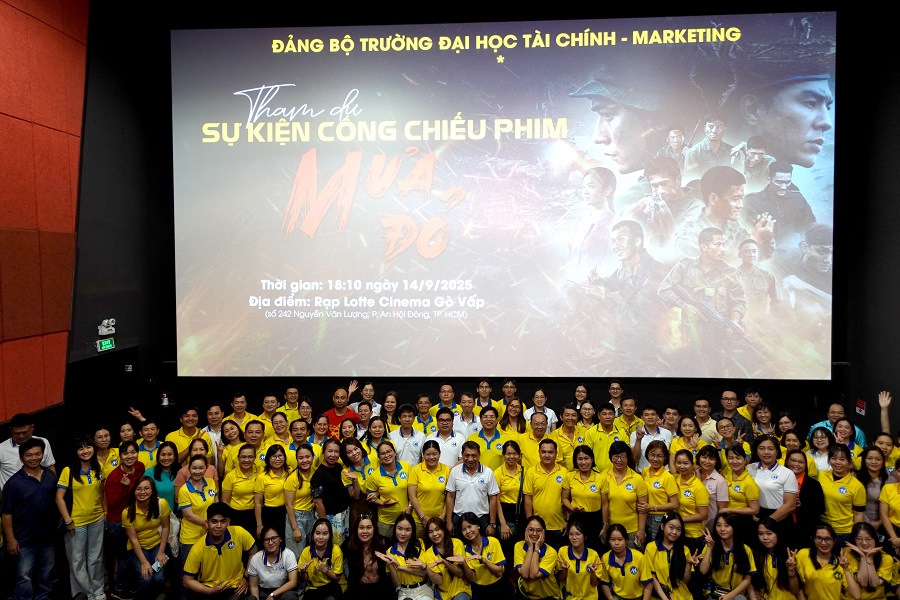 Đảng ủy UFM tổ chức cho toàn thể đảng viên, giảng viên xem phim lịch sử Mưa đỏ