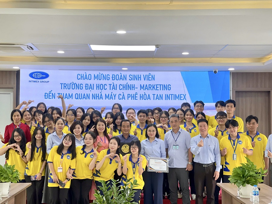 Sinh viên UFM học tập thực tế môn Quản trị vận hành tại Công ty Cổ phần cà phê hòa tan INTIMEX