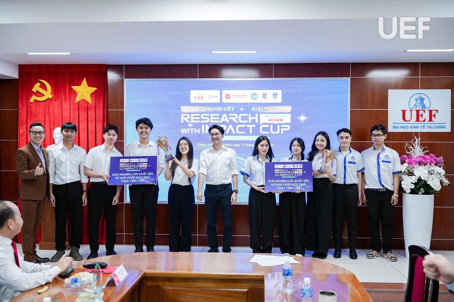 RICUP 2025: Sinh viên UFM đạt giải thưởng nghiên cứu xuất sắc về giải pháp đột phá, thực tiễn cao